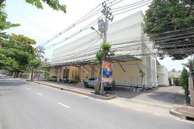 Pinklao Resort