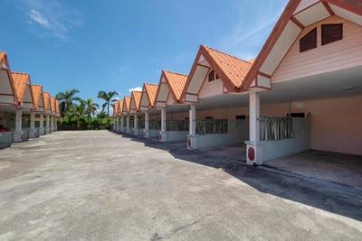 1070 Paradise Resort
