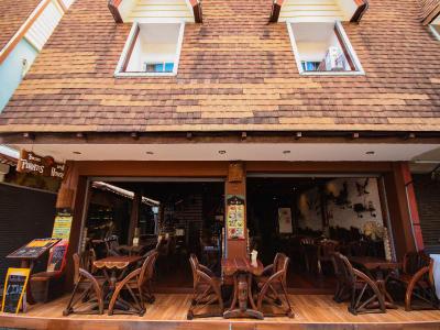 1103 Pirates House Hotel