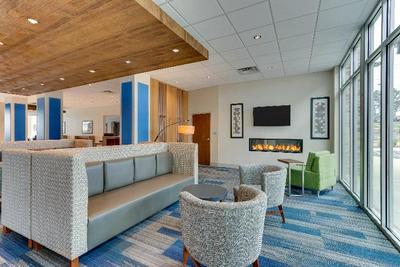 Holiday Inn Express and Suites Dawsonville