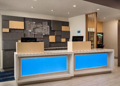 Holiday Inn Express & Suites Lockport