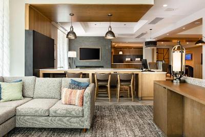 Staybridge Suites Iowa City - Coralville