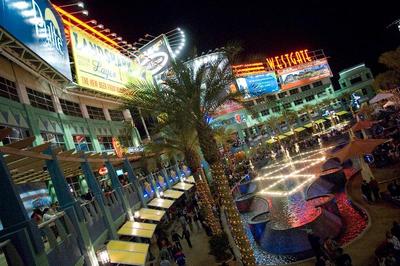 Holiday Inn Glendale - Stadium & Ent Dist