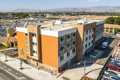 Holiday Inn Express & Sts San Jose Silicon Valley