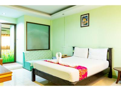 Khum Suk Resort by ZUZU