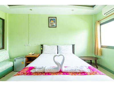 Khum Suk Resort by ZUZU