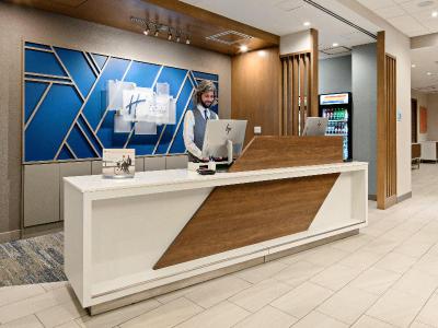 Holiday Inn Express & Sts Palm Desert - Millennium