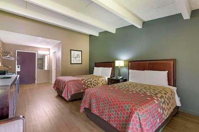 Econo Lodge High Point
