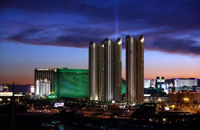 Luxury Suites International At The Signature
