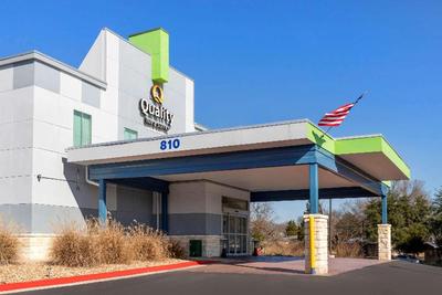 Quality Inn & Suites Elgin