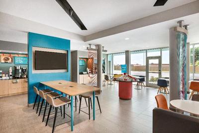 Avid Hotels Fayetteville West