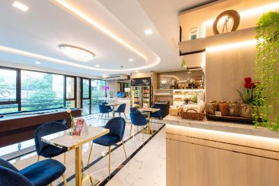 Metro Hotel Ratchada 36 by ZUZU