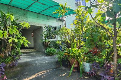 Green Apartment Kaset by ZUZU