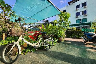 Green Apartment Kaset by ZUZU