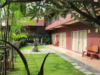 Forest Bungalows & Mama's Restaurant by ZUZU