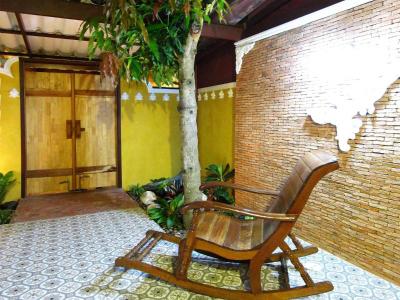 Forest Bungalows & Mama's Restaurant by ZUZU