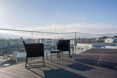 SUYTES Business Studios