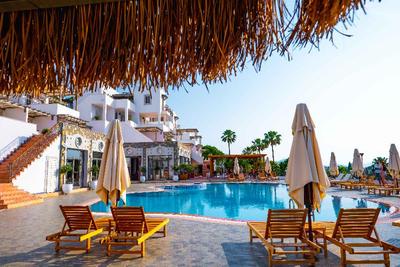 Elementa Luxury Boutique Hotel