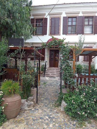 Cunda Zehra Teyzenin Evi