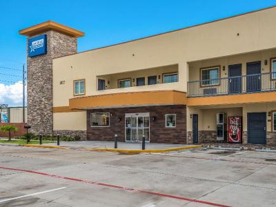 Americas Best Value Inn & Suites Houston At Hwy 6