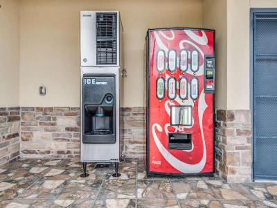 Americas Best Value Inn & Suites Houston At Hwy 6