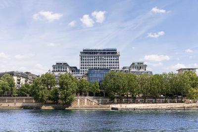 SO/ Paris