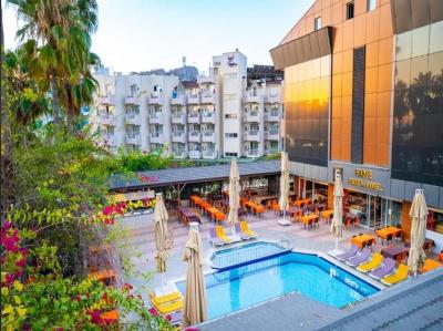 Fame Beach Hotel