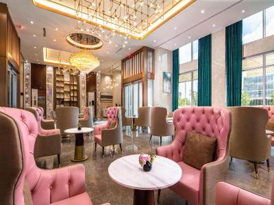 Blossom Hotel Houston, Curio Collection by Hilton