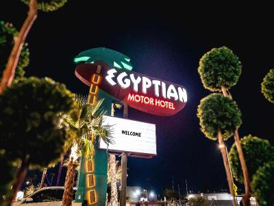 Egyptian Motor Hotel BW Signature Collection