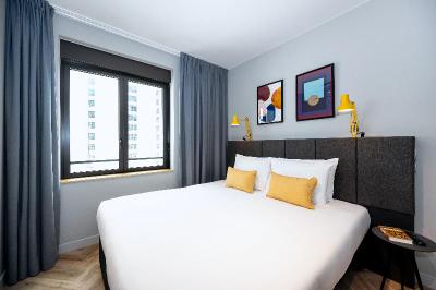 Staycity Aparthotels Paris La Defense