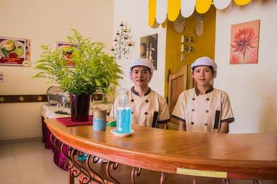 People Place Boutique in Town Hotel by ZUZU