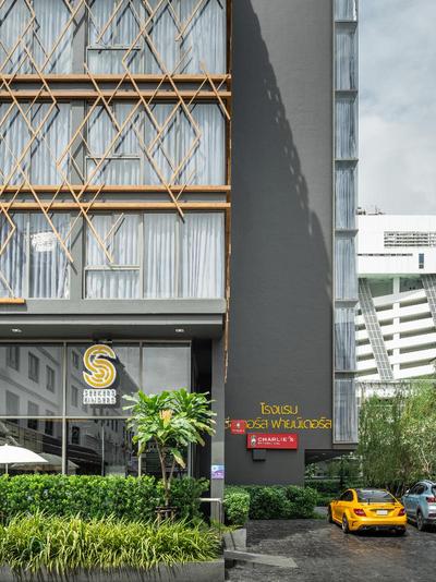 Seekers Finders Rama IV Hotel, SureStay Collection