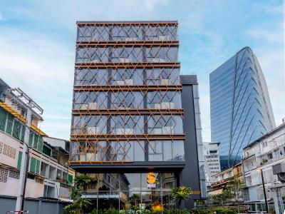 Seekers Finders Rama IV Hotel, SureStay Collection