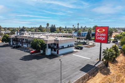 Econo Lodge Stockton near I-5 Fairgrounds