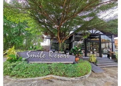 Smile Resort Sriracha by ZUZU