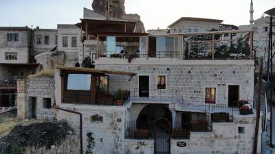 Vigneron Cave Hotel