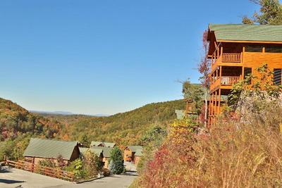 Family Valley Lodge - Six Bedroom Cabin
