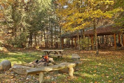 Smoky Mountain Getaway - Five Bedroom Cabin