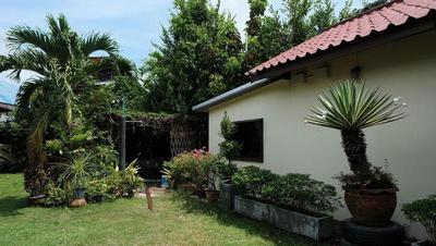 Ron's Bungalow