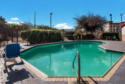 HomeTowne Studios San Antonio – Seaworld/Northwest