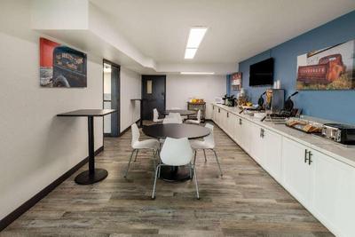 Baymont by Wyndham Laredo