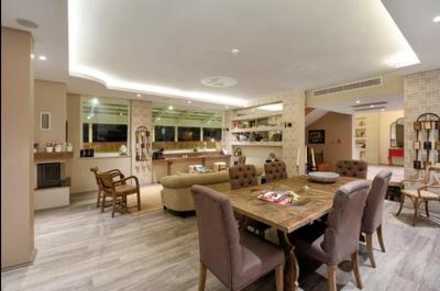 B.Equine Range Hotel