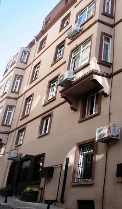 RoyaRooms Hotel