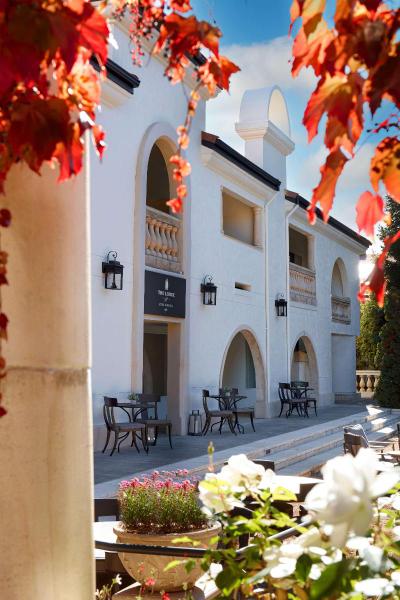 The Lodge at Healdsburg, Tapestry Collection by Hi