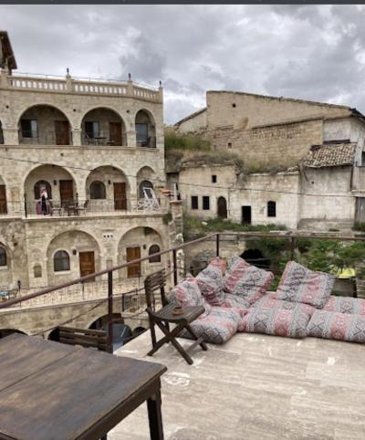 Glamada Cave Suite