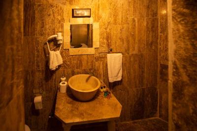 Glamada Cave Suite