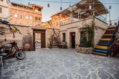 Young Cave Hotel