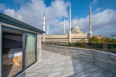 Luxury Airport Hotel