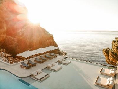 Perios Beach House - Adults Only