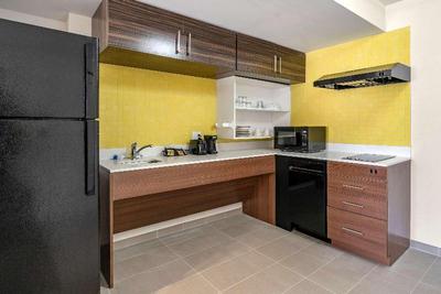 Mainstay Suites (Lexington-KY)